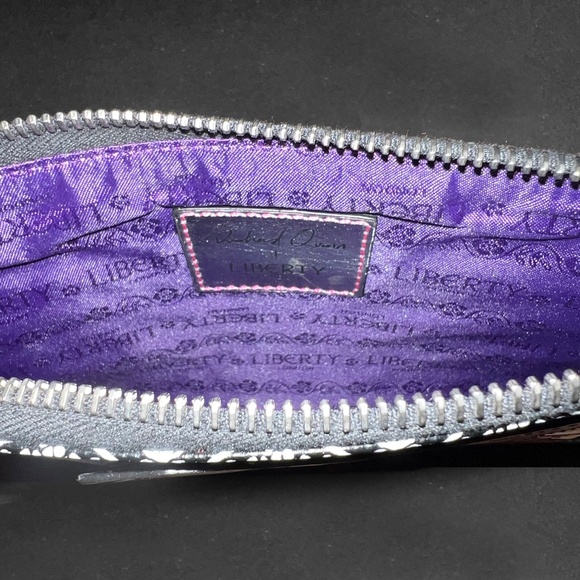 London Liberty Cosmetic Case - Picture 4 of 6